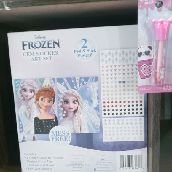 DISNEY FROZEN CRAFT SET WITH FREE LIP GLOSS - Picture 2 of 3